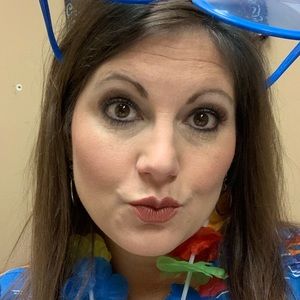 Meet your Posher, Holly